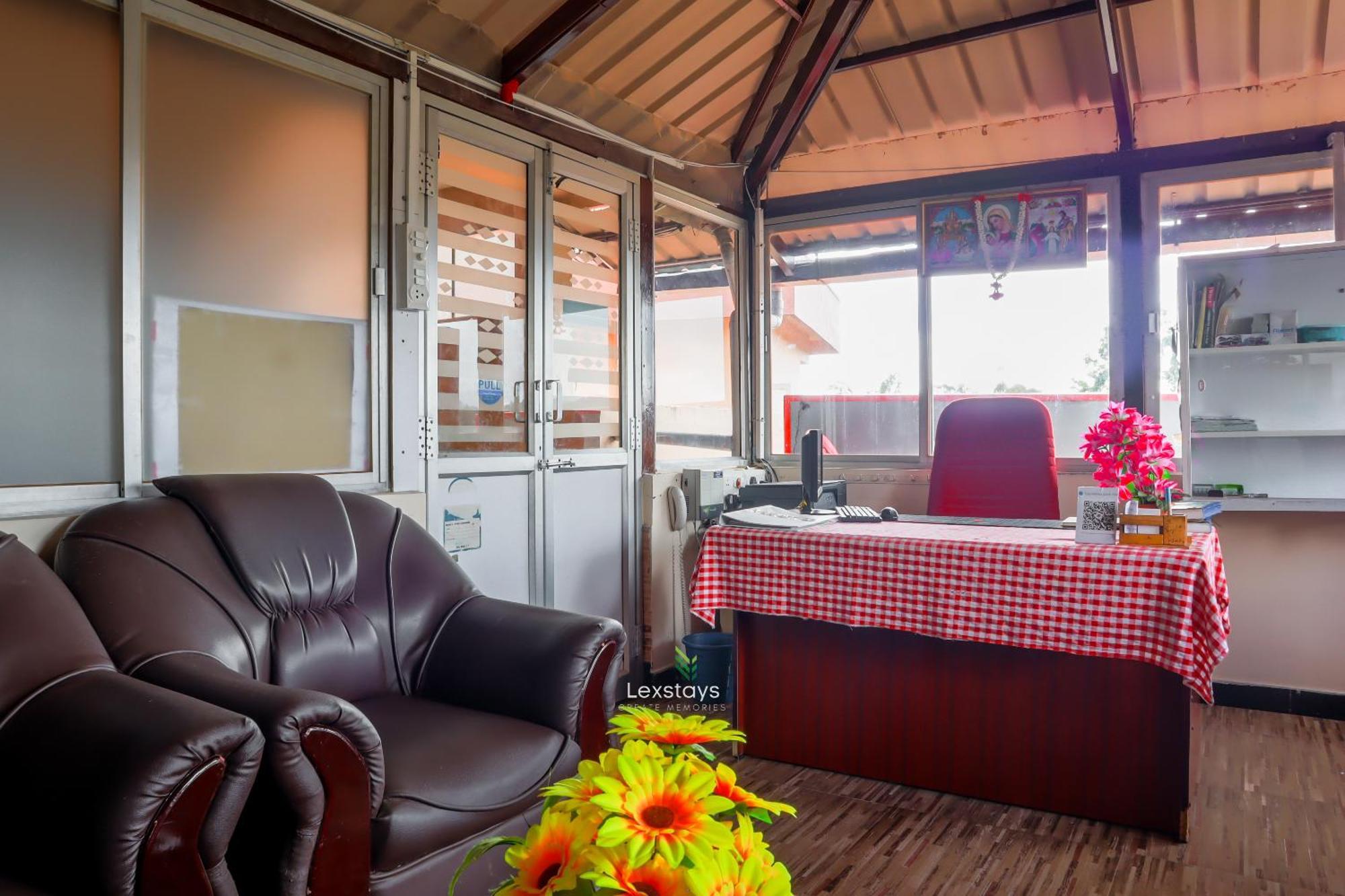 Vijaya Deepa Guest House By Lexstays Coonoor Exterior photo