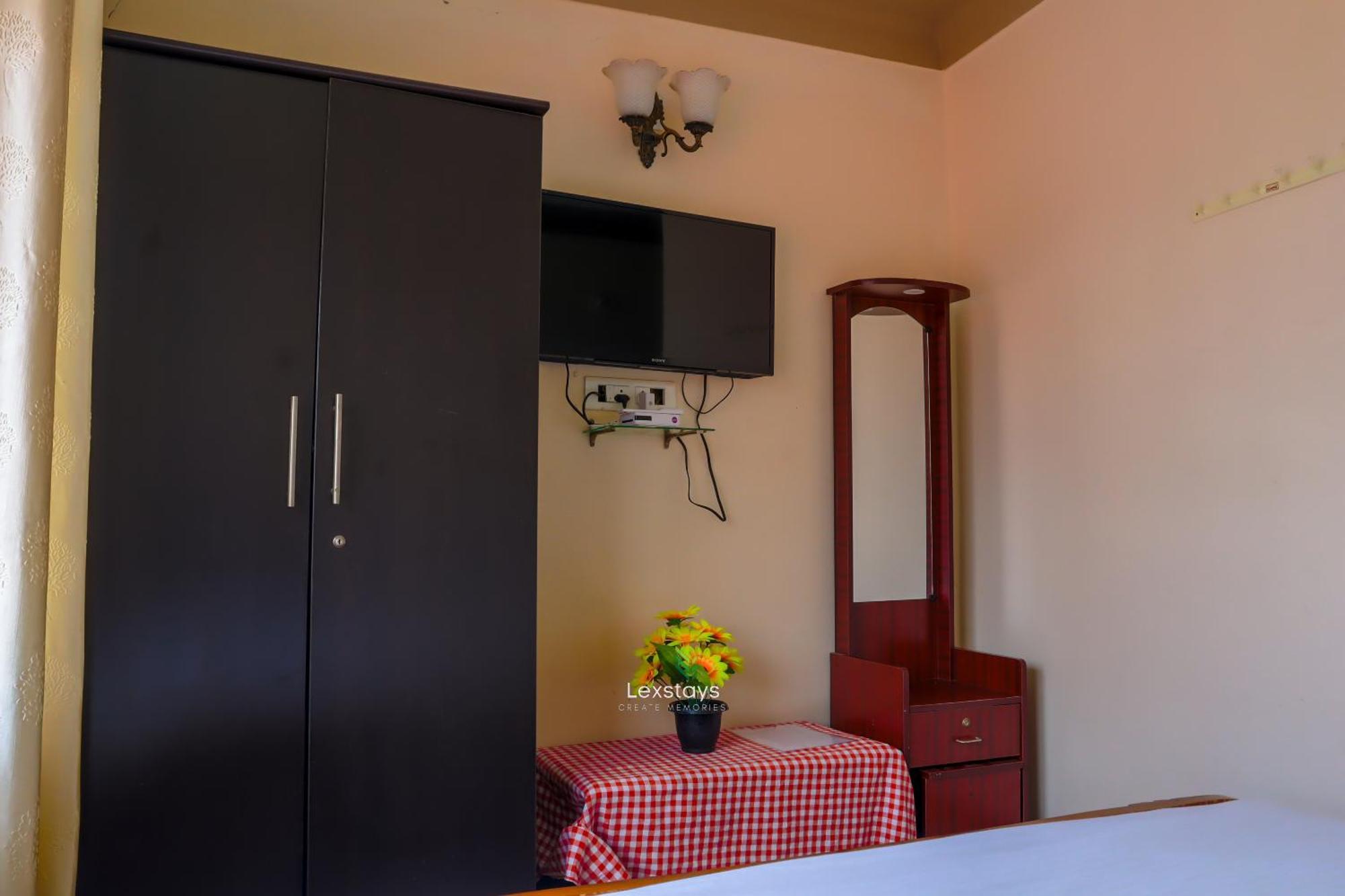 Vijaya Deepa Guest House By Lexstays Coonoor Exterior photo